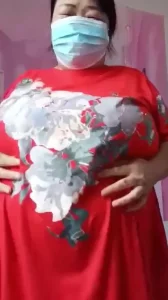 巨乳坦克苦瓜自慰